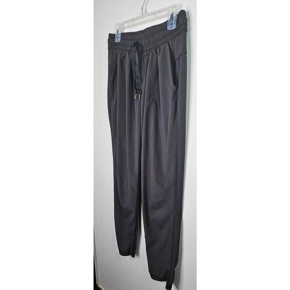 Lululemon Womens Jogger Pants 6 Black Nylon Stretch Dance Drawstring Tapered Leg - Picture 2 of 12